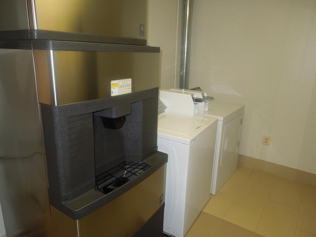 Quality Suites Waldorf Exterior foto