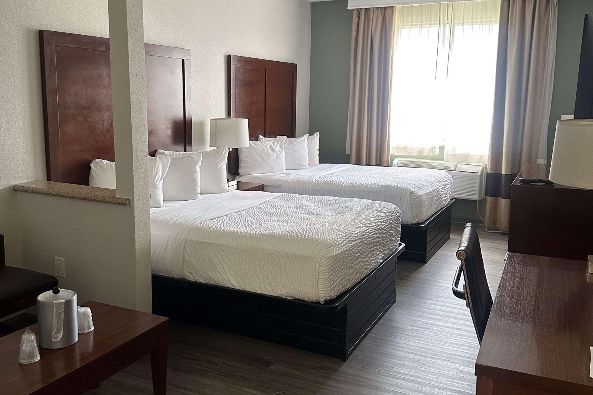 Quality Suites Waldorf Exterior foto