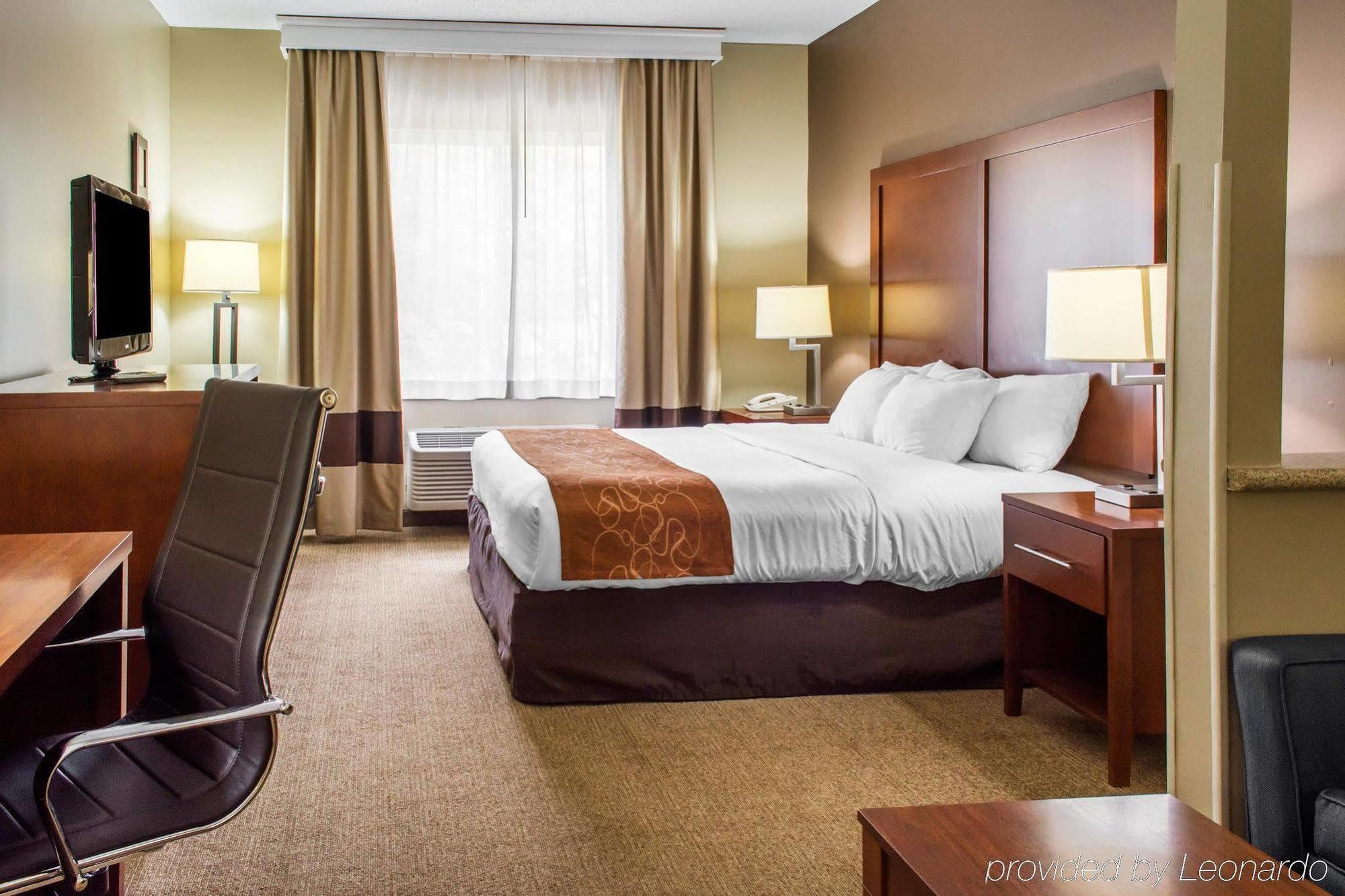 Quality Suites Waldorf Exterior foto