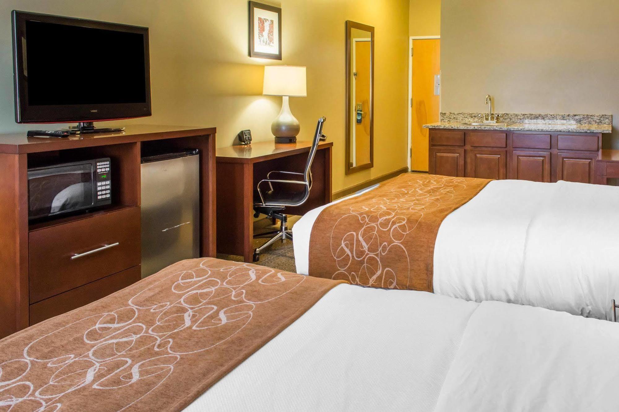 Quality Suites Waldorf Exterior foto